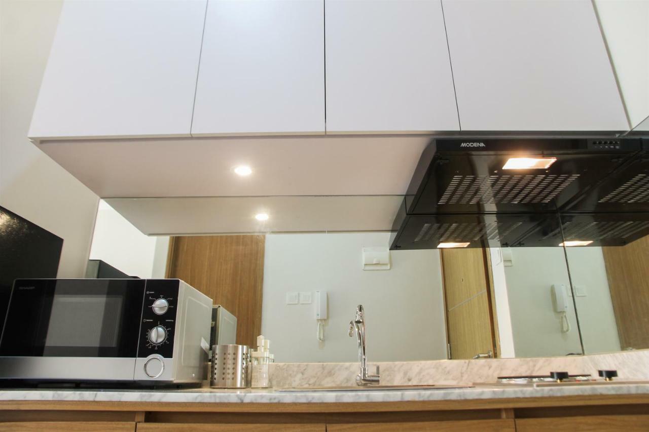 Comfy The Oasis Cikarang By Travelio